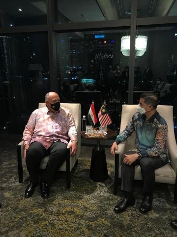 لقاء الوزير سامح بوزير التجارة الماليزى مساء اليوم