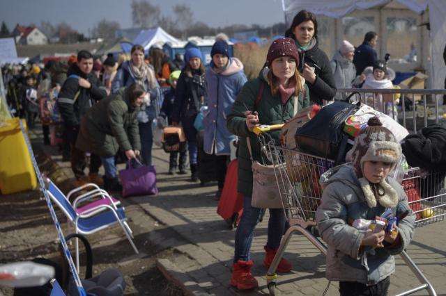مراسل «إكسترا نيوز»: فرنسا تمنح اللاجئين الأوكران إقامة مؤقتة.. فيديو