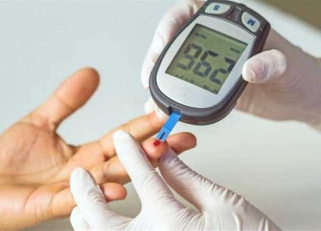 5 عوامل صحية تسبب ارتفاع السكر في الدم