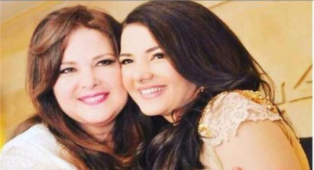 إيمي سمير غانم ودلال عبد العزيز