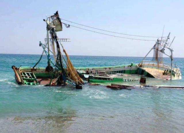 ”بينهم أب ونجله”.. أبناء البرلس ينتظرون جثامين 3 صيادين غرقت مركبهم بسواحل ليبيا