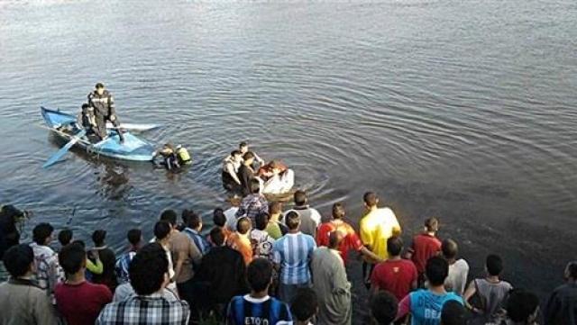 إنقاذ-ربة-منزل-حاولت-القفز-في-مياه-النيل-أرشيفية