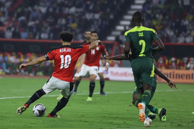 «الهدف خارج الأرض والتعادل».. ماذا تقول لائحة مباراة العودة بين مصر والسنغال؟