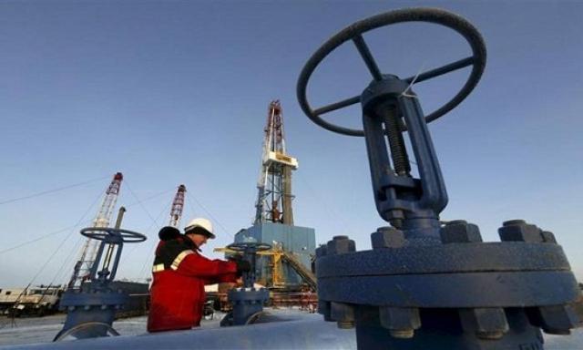 «أويل برايس»: شبح الركود يهدد أوروبا حال إقدامها على حظر النفط الروسي
