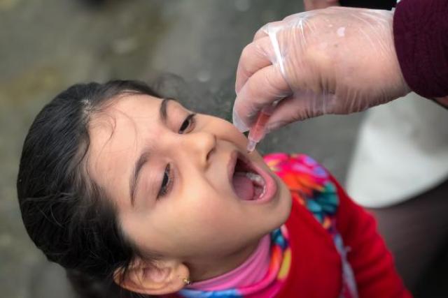 تطعيمات ضد مرض شلل الأطفال أرشيفية
