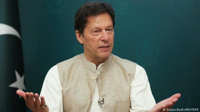 بعد حل البرلمان..الرئيس الباكستاني يؤكد عمران خان سيستمر في منصبه