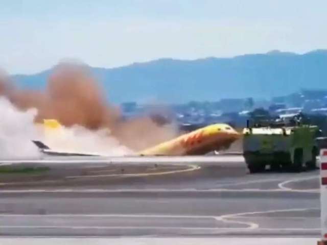 تحطم الطائرة أثناء الهبوط
