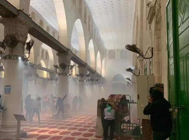 بعد هجوم الشرطة الإسرائيلية على المسجد الأقصى.. هاشتاج «اقتحام رمضان» يتصدر تويتر