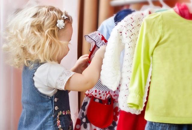 مع اقتراب العيد.. 5 خطوات بسيطة لاختيار ملابس أطفالك