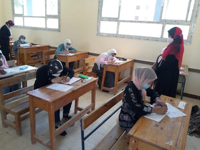 امتحانات الأول الثانوى