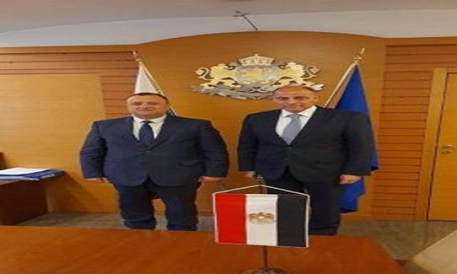 سفير مصر في صوفيا يبحث مع وزير الزراعة البلغاري فرص التعاون الثنائي