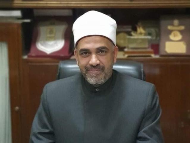 د. محمد عزت خطيب الجمعة بمسجد العاطي الوهاب بالعريش