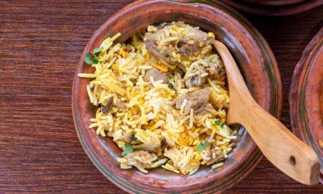 طريقة عمل الأرز بالدجاج والبرتقال.. وصفة أفغانية شهيرة