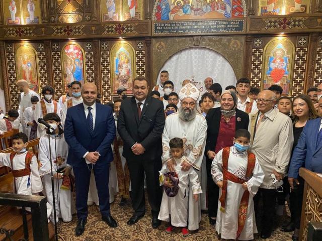 قنصل مصر في ميلانو تشارك في قداس عيد القيامة المجيد