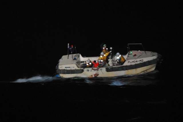 غرق قارب سياحي قبالة جزيرة هوكايدو 