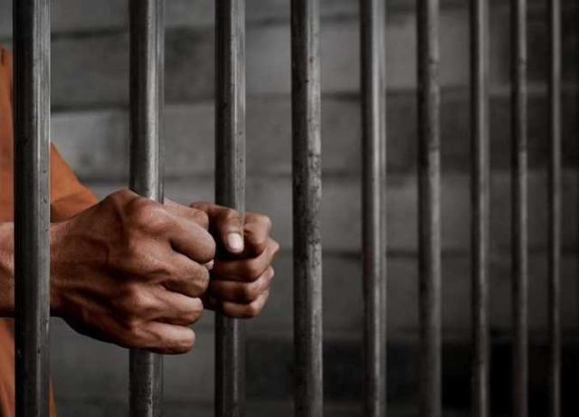 مصدر أمني يكشف مفاجأة عن عربي ادعى ضربه داخل حجز قسم شرطة بالبحر الأحمر