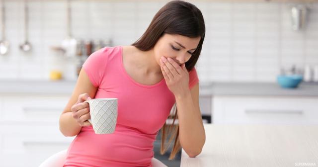 أطعمة ومشروبات تقلل الشعور بالغثيان أثناء الحمل