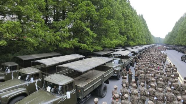 نشرت كوريا الشمالية جيشها للمساعدة في مكافحة تفشي فيروس كورونا