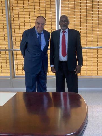 السفير المصري في الخرطوم يلتقي وزير الاتصالات السوداني