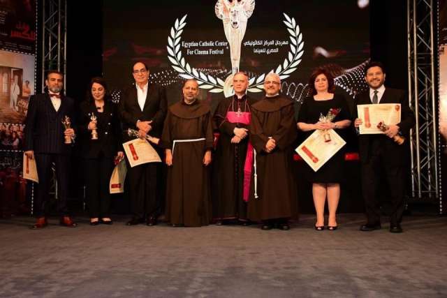 تكريم سميرة أحمد بحفل ختام مهرجان المركز الكاثوليكي المصري للسينما
