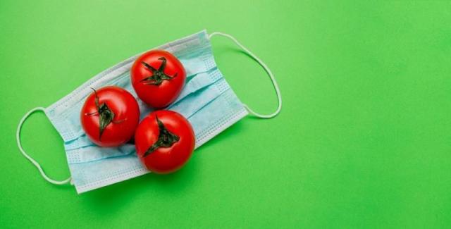 خاص | نقيب الفلاحين يفجر مفاجأة حول إصابة الخضروات بـ«إنفلونزا الطماطم»