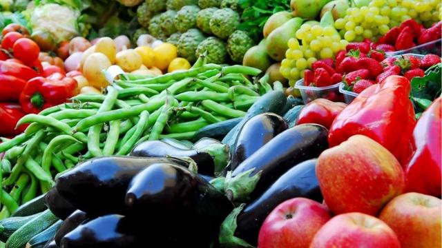 شعبة الخضراوات والفاكهة تعلن انخفاض الأسعار لـ60%.. فيديو