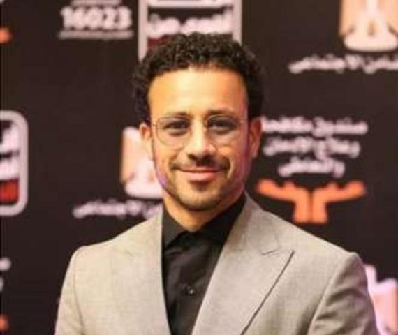 أحمد داوود يشكر وزيرة التضامن الاجتماعي لتكريمه على مسلسل «سوتس بالعربي»