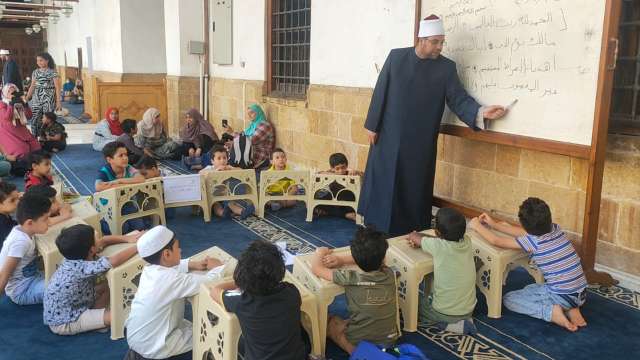 توافد الأطفال على الجامع الأزهر لحفظ القرآن