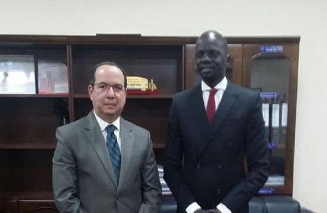 السفير المصري لدى جوبا يبحث سبل التعاون المشترك في مجال البترول