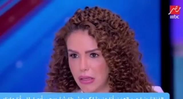 دنيا عبد العزيز: بقيت ألبس ماسكات عشان أعرف أتعايش مع الناس