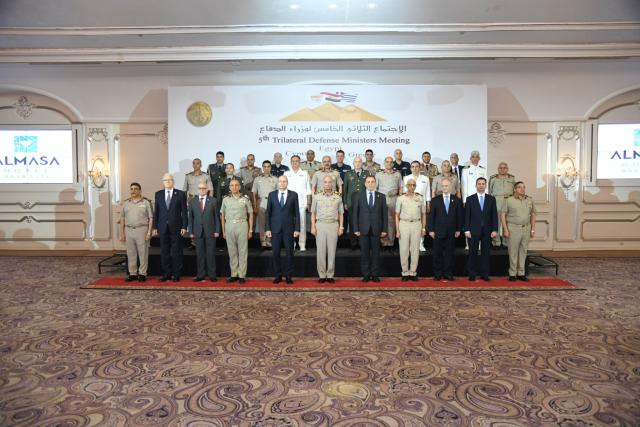 اجتماع ثلاثي لوزراء دفاع مصر وقبرص واليونان 