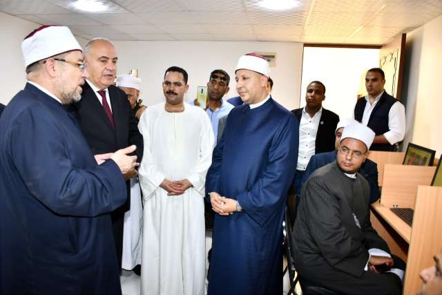 وزير الأوقاف يفتتح أول مركز للدعوة الإلكترونية بمسجد سيدي عبد الرحيم القنائي