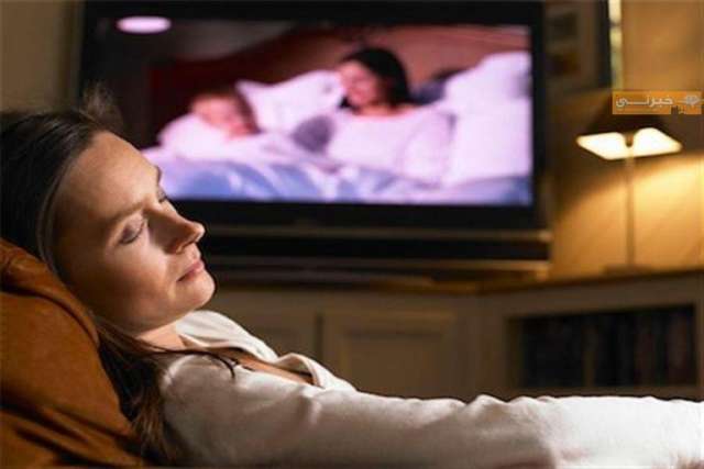  النوم مع تشغيل التلفزيون يزيد من خطر الموت