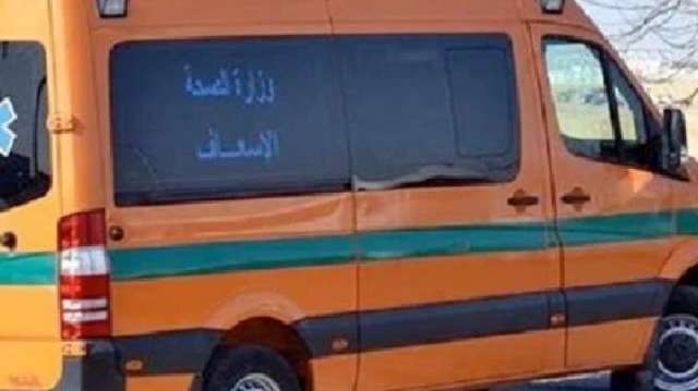 إصابة زوجين وأطفالهما في حادث انقلاب سيارة بالطريق الصحراوي الغربي