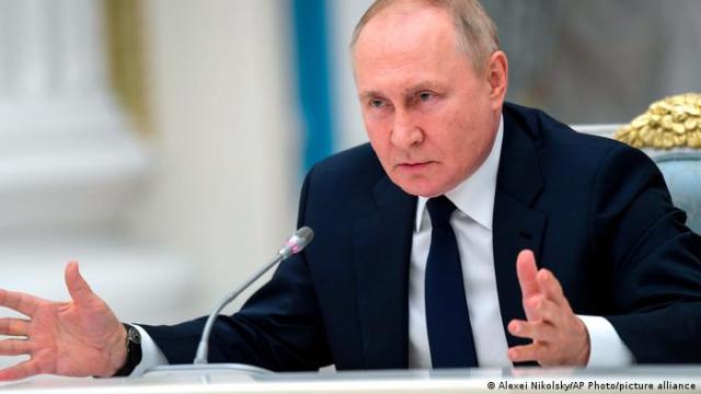 بوتين يصدر مرسوماً لتسهيل إجراءات الجنسية لجمهوريتي «دونيتسك ولوغانسك»