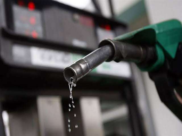 الحكومة تقرر زيادة أسعار البنزين والسولار في مصر