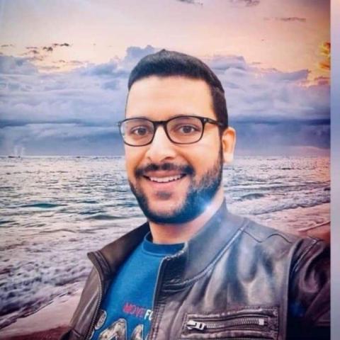 بعد مقتل الصيدلي المصري.. هشتاج «حق أحمد حاتم لازم يرجع» يتصدر «تويتر» |  التوك شو | الطريق