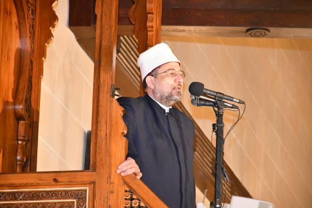 وزير الأوقاف في خطبة الجمعة من مسجد الحسين