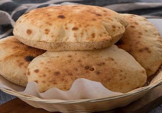 «التموين» تكشف فائدة رغيف الخُبز المصنوع من «الردَة» - فيديو