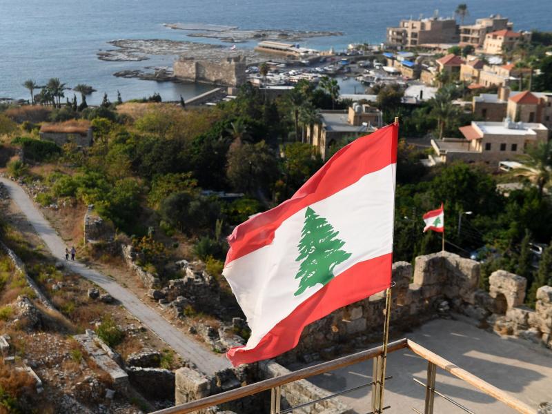 لبنان.. متظاهرون يقتحمون وزارة الطاقة احتجاجا على انقطاع الكهرباء