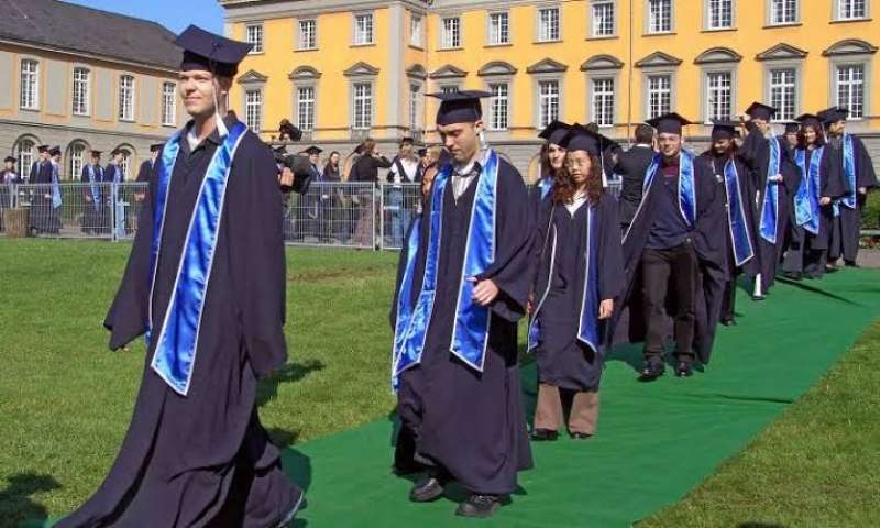 منح دراسية مميزة.. كيف تختار الكلية المناسبة في جامعات أوروبا؟