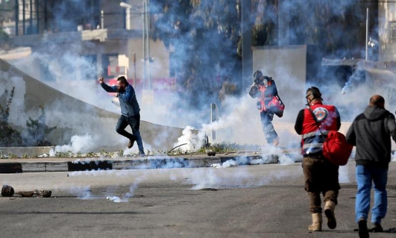 عاجل: تصعيد جديد.. إصابات بالغة جراء استهداف الاحتلال مسيرة منددة في نابلس والخليل
