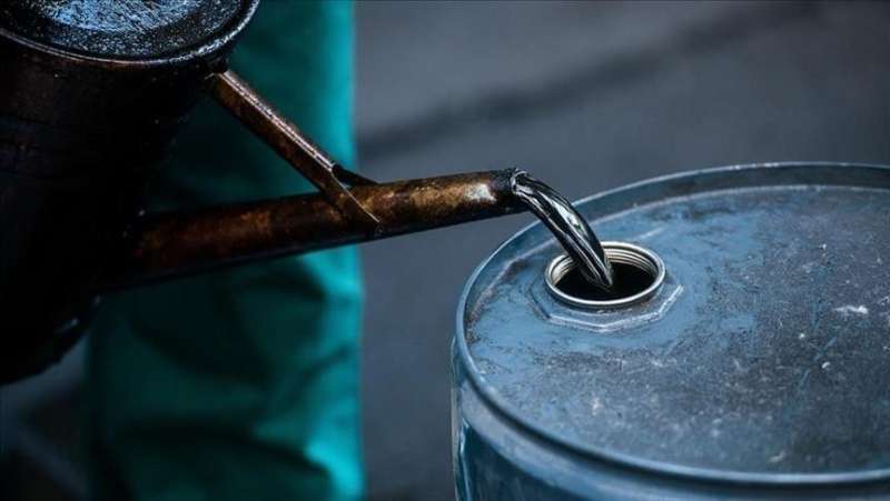 أسعار النفط ترتفع 1% مع تراجع الأسهم الأمريكية