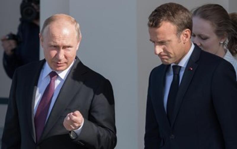 الرئيس الفرنسي و الرئيس الروسي 
