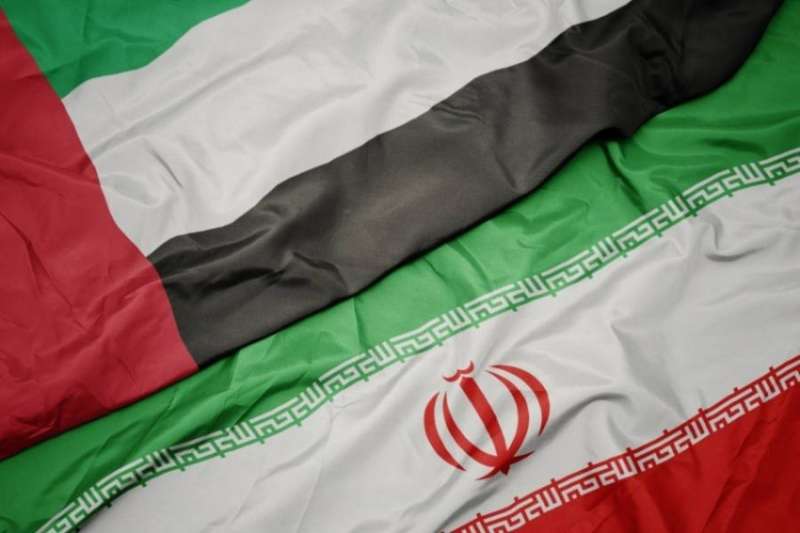 علم الامارات و إيران 