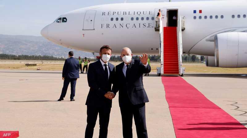 الرئيس الجزائري ونظيره الفرنسي 
