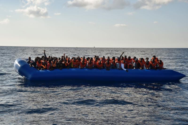 غريقان و19 مفقودا مصريا إثر غرق مركب هجرة غير شرعية بليبيا