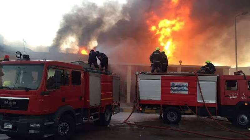 السيطرة على حريق نشب داخل محل بقالة في المنيا