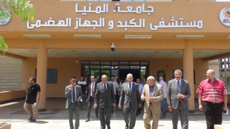 رئيس جامعة المنيا يفتتح وحدة الأشعة المقطعية بمستشفى الكبد الجامعي
