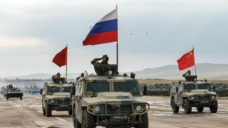 الجيش الروسي و الجيش الصيني 